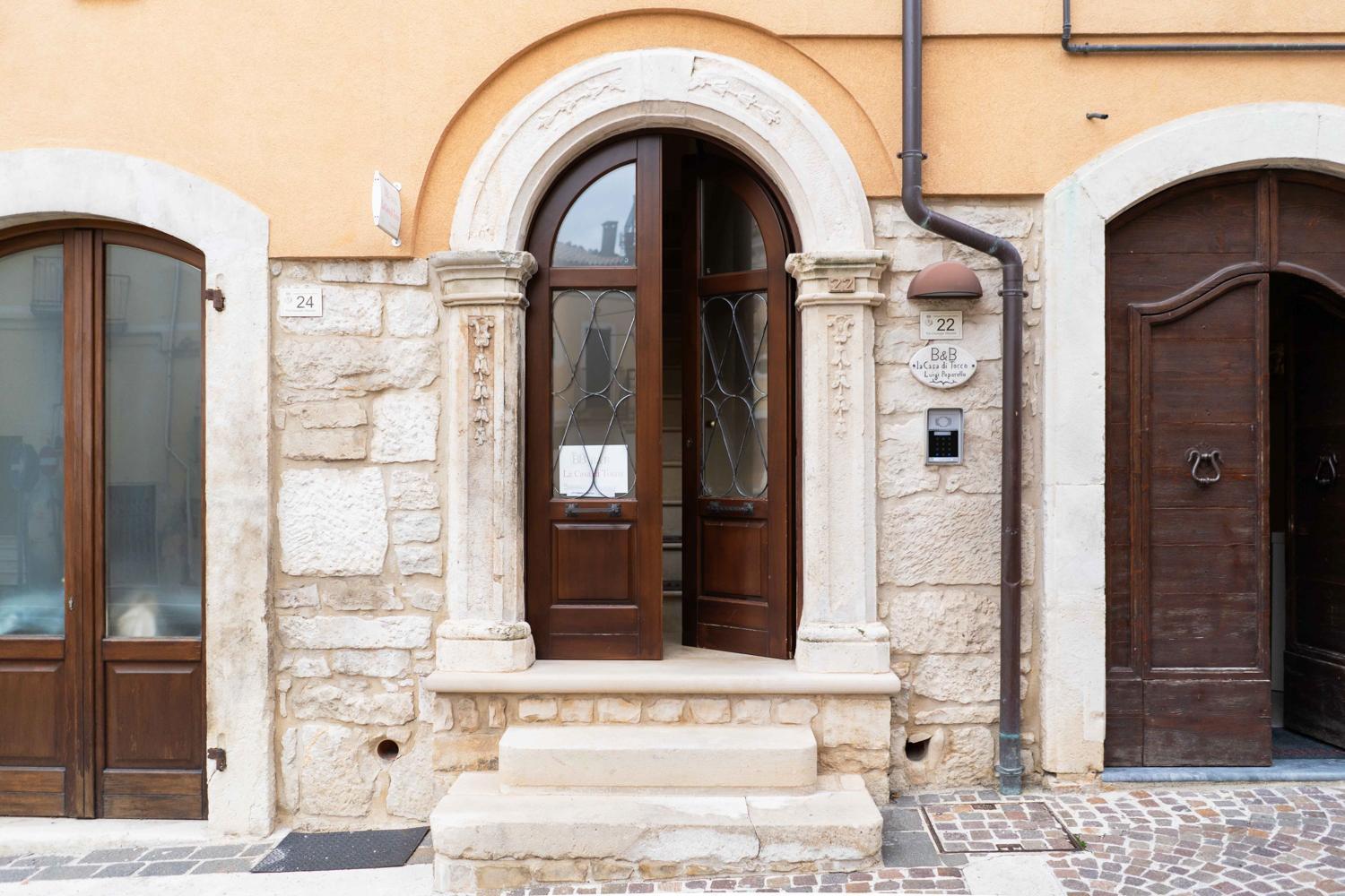 B&B La Casa Di Tocco Tocco da Casauria Eksteriør billede